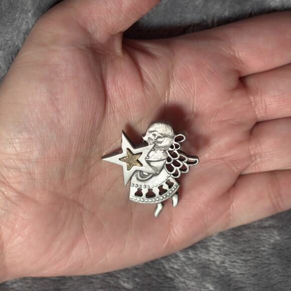 Vintage Silver & Gold Tone Guardian Angel Christmas Star Lapel Pin - Picture 2 of 9